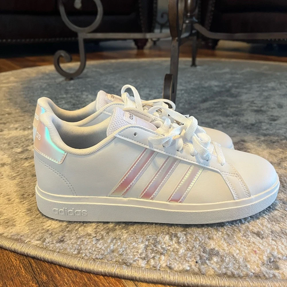 BNWT Kids Grand Court 2.0 Big Kid Sneakers Size 6.5 - Picture 6 of 7